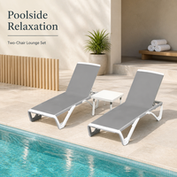 Ensemble de chaises de plage modernes en métal gris avec table d'appoint pour piscine, patio, resort, mobilier d'extérieur