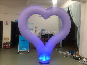 Coeur lumineux géant coloré arc-en-ciel pour décoration de soirée - Product Image 6