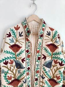 Veste Suzani brodée la plus demandée Broderie et Textiles vibrants pour un style Boho sans effort disponible au meilleur prix - Product Image 3