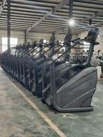 Appareil de fitness commercial créatif pour salle de sport : simulateur d'escalade en métal pour exercices de gym