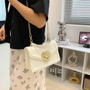 <span class=keywords><strong>Sac</strong></span> bandoulière haut de gamme pour femme avec fermoir magnétique, design rétro européen et américain en forme de cœur, <span class=keywords><strong>petit</strong></span> format carré - Product Image 4