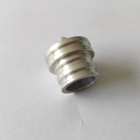 Entretoise filetée usinée CNC en acier inoxydable, aluminium et acier au carbone pour usinage de panneaux publicitaires et brochage