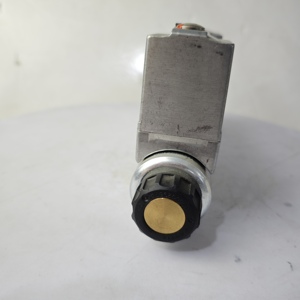 Válvula Direccional Proporcional 4WREE R900761496 4WREEM6E32J-20/G24K34/B6V-735 - Product Image 3