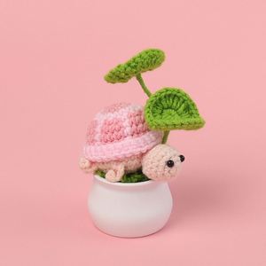 Muñeco de Tortuga de Ganchillo Hecho a Mano, Adorno de Escritorio Vertical Moderno y Lindo de Animal Marino de Dibujos Animados para Aniversario, Hecho con Hilo Terminado en Maceta - Product Image 3