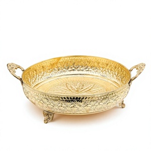 Corbeille à fruits en laiton sculpté style Mughal avec poignée, plateau de service décoratif doré, décoration d'intérieur, cadeau de festival - Product Image 1
