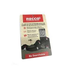 Tarjeta de papel Kraft ecológica, etiqueta colgante con diseño personalizado, reciclada, diseño de moda en relieve, marca UV, etiqueta impresa para ropa - Product Image 1