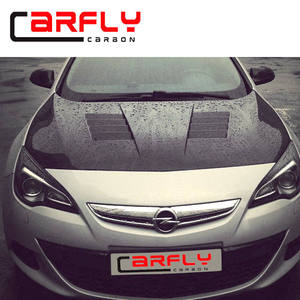 Capot de tuning en fibre de carbone avec évents d'air pour Opel Astra J 2010-2017 - Product Image 4