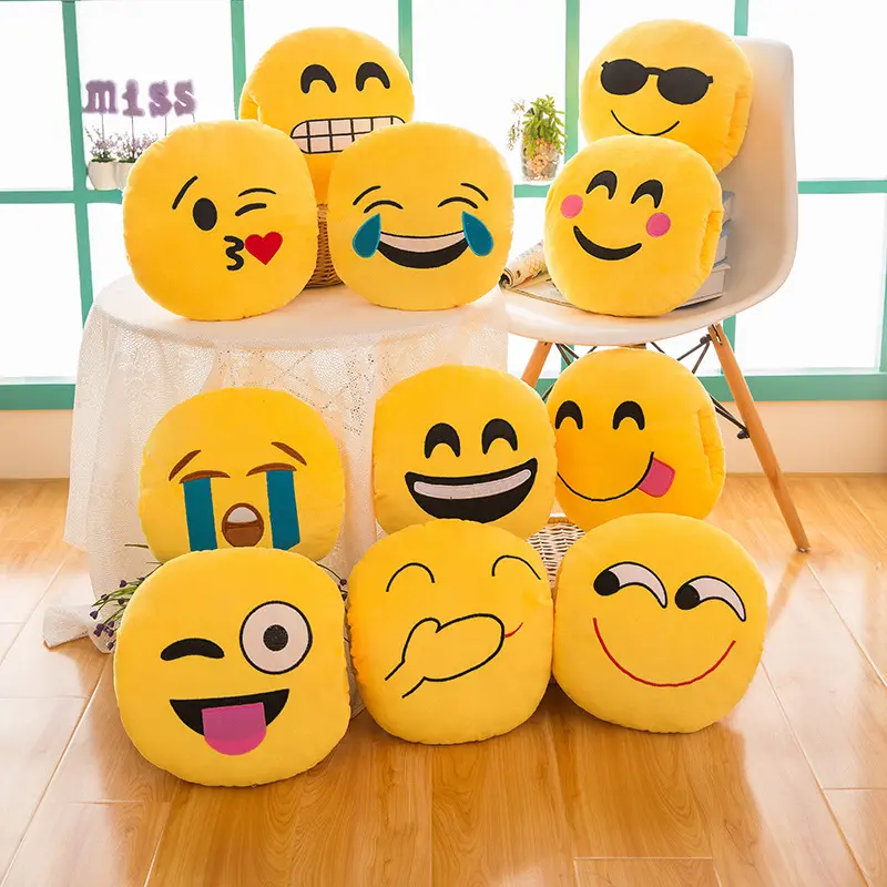 Venta al por mayor Emojii Hand Warmer Pillow Funny Smile Expression Peluche de juguete Lindo cojín de oficina Muñeco de peluche