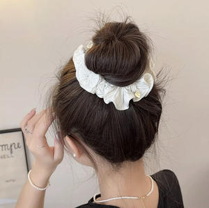 Gomas para el pelo de satén grandes a la moda para mujer, diseño plisado con volantes, lazo elástico de flores de Color sólido para estilo de fiesta - Product Image 3