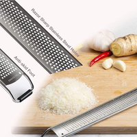 Extra Scherpe Kaasrasp Voor Citroen Gember Knoflook Nootmuskaat Chocolade Groente Fruit Zester Met Veiligheidshoes En Schone Borstel