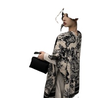 Selendang Luaran Panjang 180cm untuk Wanita dengan Motif Lukisan Tinta Baru untuk Musim Gugur/Dingin, Jubah Rumbai Totem yang Hangat dan Serbaguna.