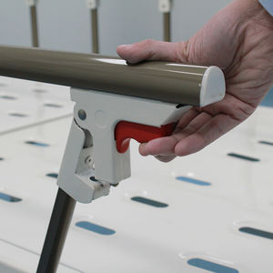 La mejor cama médica para usted equipada con ajuste de manivela única cómoda y asequible hecha de acero laminado en frío - Product Image 3