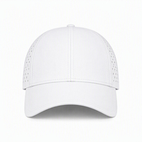 Casquette de baseball structurée à 6 panneaux personnalisée en gros, en polyester, perforée au laser, respirante, à visière incurvée, réglable, pour le sport