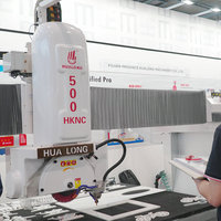 Scie à pont CNC 5 axes Hualong avec moteur PLC pour la découpe de pierre, idéale pour les conceptions de cuisines sur mesure, découpe automatique d'évier et coupe à onglet