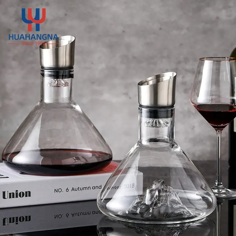 HUAHANG Hand-blown Crystal Glass Built-in Bubbler Wine Pourer Unique Mountain Red Wine Decanter With Aerator