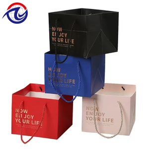 Boîte personnalisée pour le <span class=keywords><strong>rhum</strong></span>, le gin, le whisky, la vodka, la tequila, le brandy pour les entreprises de boissons mondiales, pour la distribution haut de gamme d'<span class=keywords><strong>alcool</strong></span> spiritueux - Product Image 2