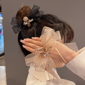 Accessoires de cheveux pour filles élégantes Bandeau de <span class=keywords><strong>chignon</strong></span> attaché de tempérament simple haut de gamme avec strass <span class=keywords><strong>papillon</strong></span> <span class=keywords><strong>noeud</strong></span> corde à cheveux en maille de soie - Product Image 3