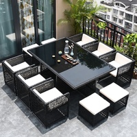 Ensemble de salle à manger d'extérieur pour jardin, balcon, terrasse, 11 pièces, meubles en osier noir, design compact avec chaises et tabourets rembourrés