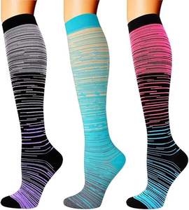 Chaussettes de compression sportives 15-20mmhg pour femmes et hommes en cours d'exécution <span class=keywords><strong>bas</strong></span> au genou pour la récupération musculaire des attelles de tibia - Product Image 1