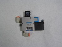 162512 Vadm-45-p Vacuum Generator 8 Bar 116 Psi Bekas Set Lengkap Aksesoris PLC Industri: Sensor / Kontaktor / Relay,