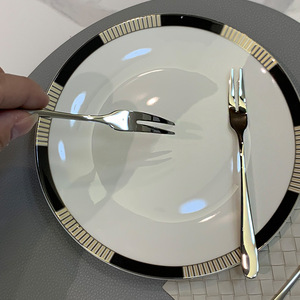 Forchetta da frutta in acciaio inossidabile 304 in stile Ins, torta di lusso leggera per la casa e l'hotel, Dessert, forchetta per frittelle e bastoncini di frutta Set da tavola - Product Image 3