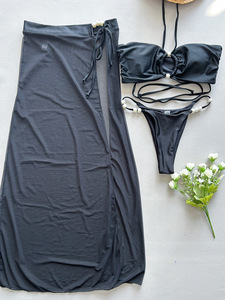 Ensemble bikini 3 pièces pour femme avec perles décoratives, maillot de bain bandeau, paréo long en maille et jupe maxi, idéal pour l'été et la plage - Vente en gros - Product Image 5