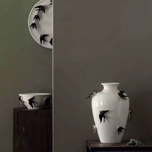 Pot de fleurs série Swallow, Art Déco, céramique, glaçure transparente, fait main, léger, arrangement floral créatif, vase, luxe léger - Product Image 4