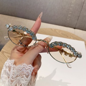 Lunettes de soleil ovales pour femmes, style luxe, avec strass, protection UV400, pour adultes - Product Image 3