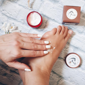 <span class=keywords><strong>Crème</strong></span> pour les <span class=keywords><strong>pieds</strong></span> <span class=keywords><strong>efficace</strong></span> à base de plantes Anti fongique Infection onychomycose Paronychia orteil champignon Gel réparation fissure sèche soins des <span class=keywords><strong>pieds</strong></span> - Product Image 3