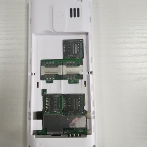 Teléfonos Móviles GSM de 2.4 Pulgadas, 4 Tarjetas SIM, 4 en Espera, Teclado Regular, Teléfono 2G, Compatible con OEM ODM - Product Image 3