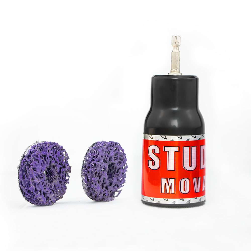 Инструмент для удаления ржавчины на поверхности шпильки со шлифовальным диском