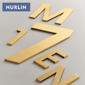 Numéros d'adresse de luxe en laiton Nurlin lettres majuscules minuscules Design moderne artisanat de qualité supérieure personnalisable or mat - Product Image 1