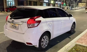 Toyota <span class=keywords><strong>Yaris</strong></span> <span class=keywords><strong>1.5</strong></span> Automatica FWD del 2016 con Sedili in Tessuto, Telecamera Posteriore, Pneumatici R15, Guida a Sinistra - Product Image 3
