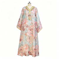 Abaya musulmane élégante et haut de gamme en mousseline imprimée brodée à pompons, coupe droite, style naturel et romantique pour adultes