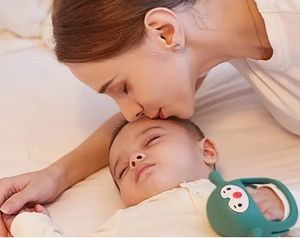 <span class=keywords><strong>Smile</strong></span> penguin's Soft Silicone ciuccio giocattolo a forma di pinguino lenitivo massaggiagengive per neonati resistente alle gocce all'ingrosso - Product Image 3