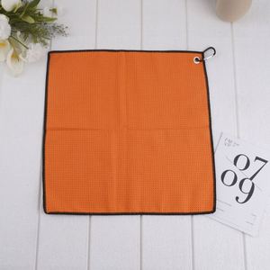 Serviette de sport en microfibre écologique effet daim, personnalisable avec logo, idéale pour les voyages, séchage rapide, forme rectangulaire, durable, facile à nettoyer, avec crochets - Product Image 4