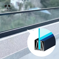 Chuanlan Top Mounted gehärtetes Glas LED-Lichtst reifen Balustraden Moderne Aluminium U-Kanal Schlitz zaun Treppen Balkon Kranken häuser