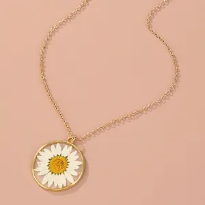Dainty Resin Dried Flower Necklaces For Women Daisy Charm Choker Sunflower 18K Gold Plated Pendant Necklace