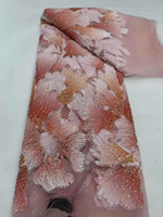 Nouveau tissu en maille brodé de perles et de sequins en forme de fleurs 3D écologique pour robes de mariée, costumes de scène et tenues pour filles d'usine