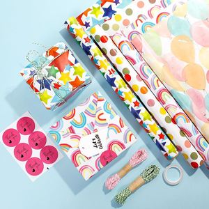 Emballage de cadeaux d'anniversaire sincère en tissu Citations florales Designs qui parlent d'amour - Product Image 1