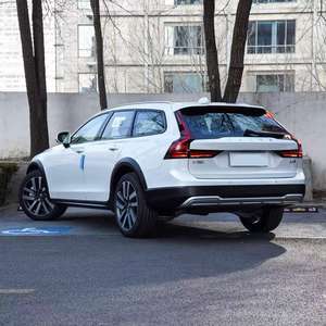 2024 pour <span class=keywords><strong>V90</strong></span> SUV Automatique Turbo 2.0-2.5L avec Toit Ouvrant Panoramique - Product Image 4
