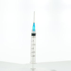 Siringa Veterinaria Monouso 3ml 23G25mm con Ago di Sicurezza per Iniezioni Animali - Product Image 4