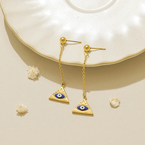 Modernos Pendientes de Acero Inoxidable 304 con Baño de Oro Real de 18K, Diseño de Triángulo con Perla y Borla, Cuatro Colores, Ideales para Mujer - Product Image 4