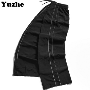 <span class=keywords><strong>Pantaloni</strong></span> Sportivi <span class=keywords><strong>in</strong></span> Nylon Personalizzati, Impermeabili e Antivento, <span class=keywords><strong>con</strong></span> Linee a Contrasto, <span class=keywords><strong>Vita</strong></span> Elastica, Vestibilità Ampia, <span class=keywords><strong>Jeans</strong></span> da <span class=keywords><strong>Uomo</strong></span> - Product Image 1