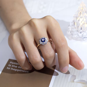 แหวนเพชรแซฟไฟร์เพาะเลี้ยงในห้องปฏิบัติการ ทองคำแท้ 9K สีเหลือง รุ่น MSR-1546 จาก Messi Jewelry สำหรับผู้หญิง - Product Image 5