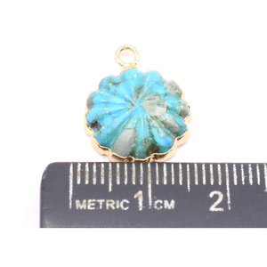 Kingman turquesa hecho a mano tallado flor forma chapado en oro colgante encantos para Diciembre Mes de nacimiento - Product Image 3