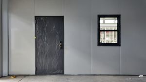 Garage Conteneur Créatif avec Porte à Enroulement Offrant d'Excellentes Propriétés Antivol, Imperméables, Ignifuges et d'Isolation Thermique - Product Image 6