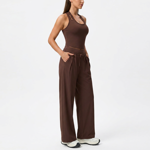 Ensemble de yoga 2 pièces marron : pantalon taille haute à jambes larges et débardeur dos nageur à col rond, respirant, couleur unie, pour l'entraînement - Product Image 2