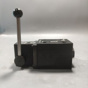 Vannes de commande directionnelle hydrauliques à came D3DL004CN4J NG10 CETOP 5 à levier à rouleaux, 345 bars, 40 GPM - Product Image 1