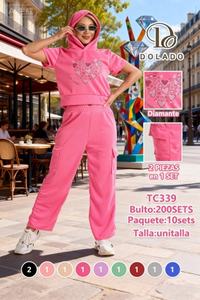Tuta da donna taglie forti rosa con cappuccio, maniche corte, stampa a cuore, vestibilità casual ampia, lunghezza intera, vita elasticizzata, tasche laterali - Product Image 3